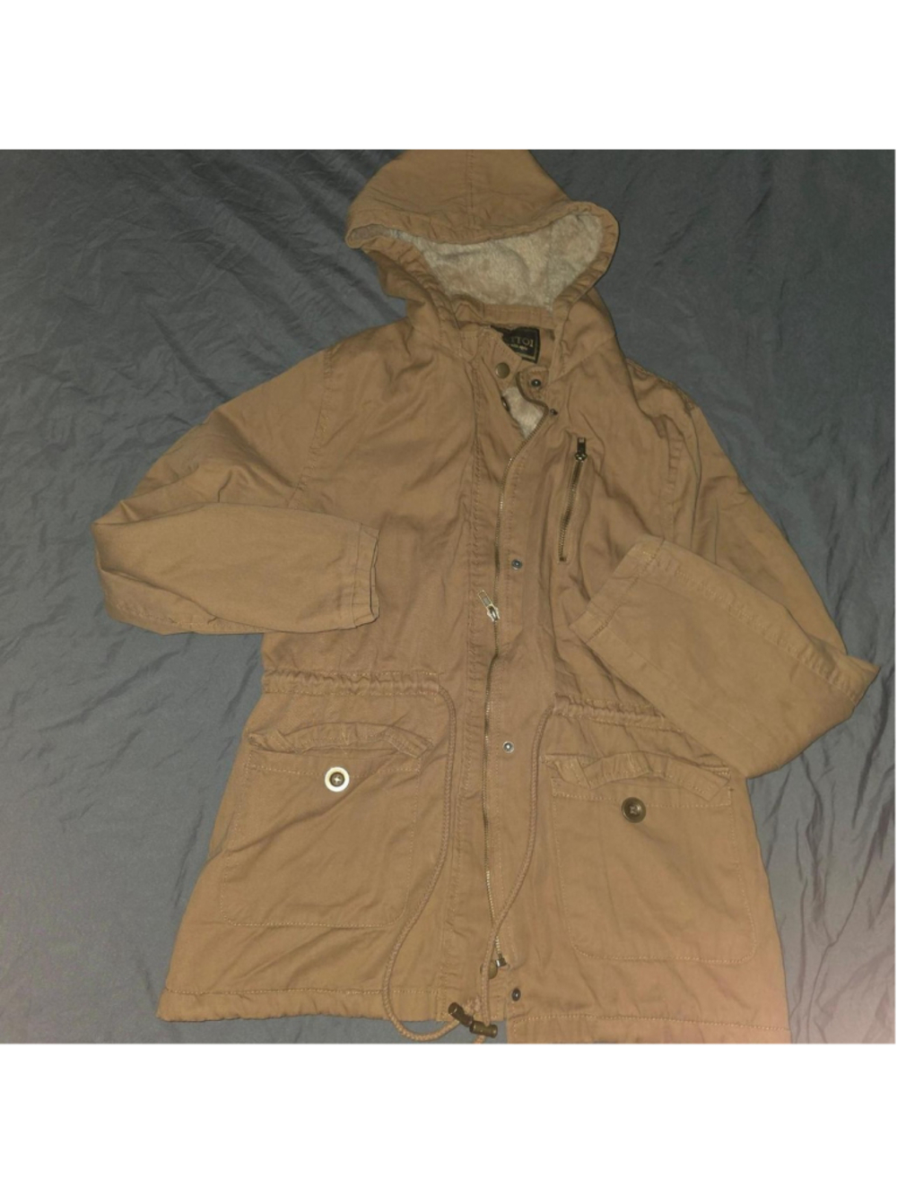 C'es TToi Tan hooded jacket with drawstring waist fuzzy inside #outdoor #utilit